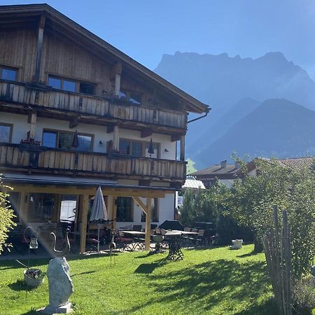 Hotel Zum Urviech -Erwachsenenhotel- (Adults Only) Ehrwald Bagian luar foto