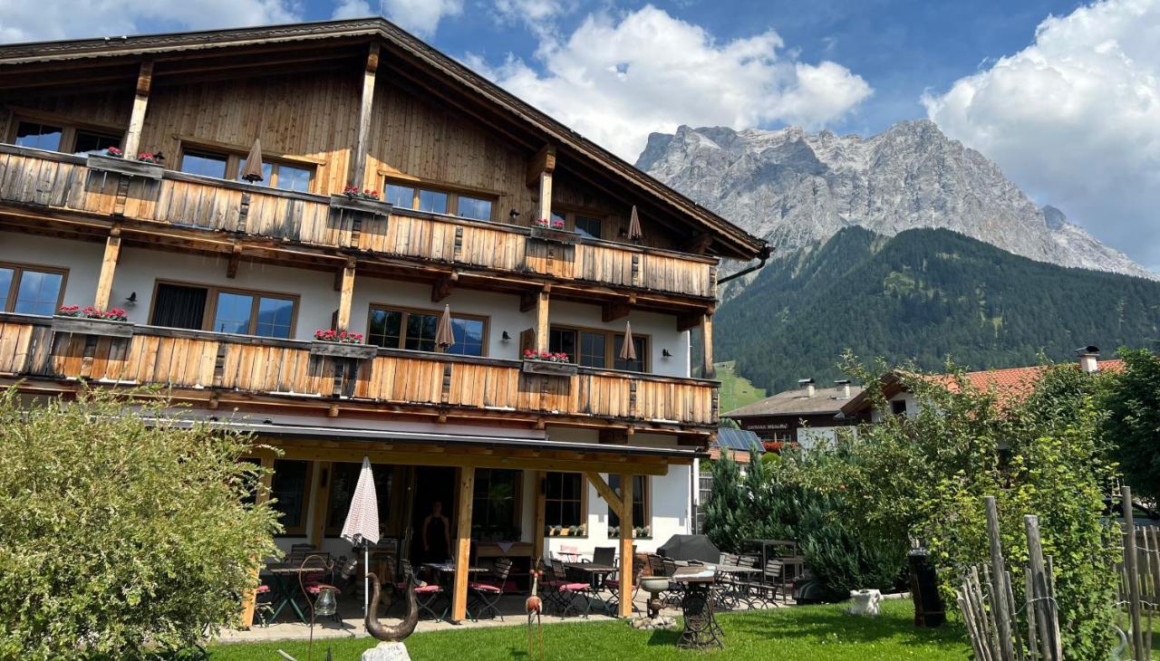 Hotel Zum Urviech -Erwachsenenhotel- (Adults Only) Ehrwald Bagian luar foto