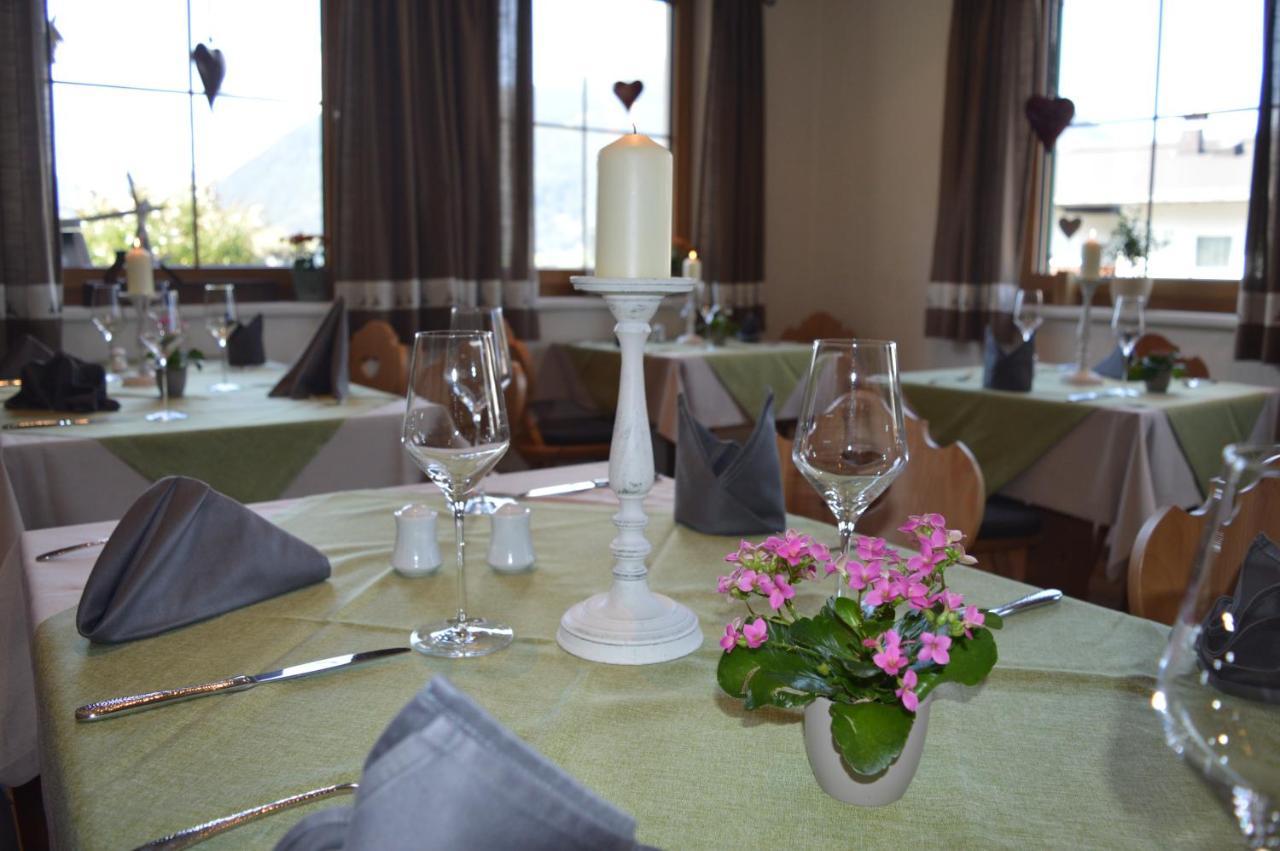 Hotel Zum Urviech -Erwachsenenhotel- (Adults Only) Ehrwald Bagian luar foto