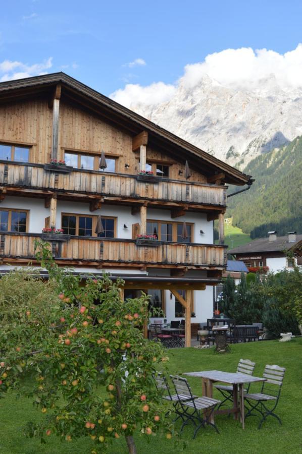 Hotel Zum Urviech -Erwachsenenhotel- (Adults Only) Ehrwald Bagian luar foto
