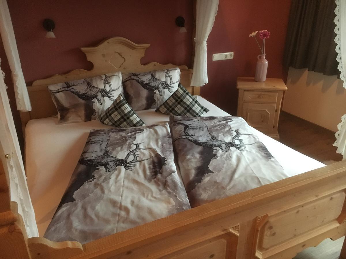 Hotel Zum Urviech -Erwachsenenhotel- (Adults Only) Ehrwald Bagian luar foto