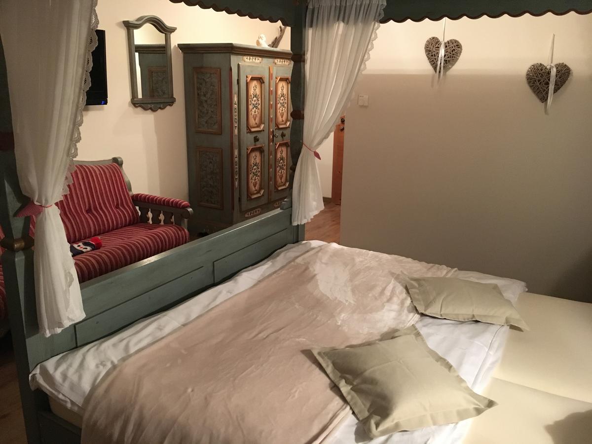 Hotel Zum Urviech -Erwachsenenhotel- (Adults Only) Ehrwald Bagian luar foto