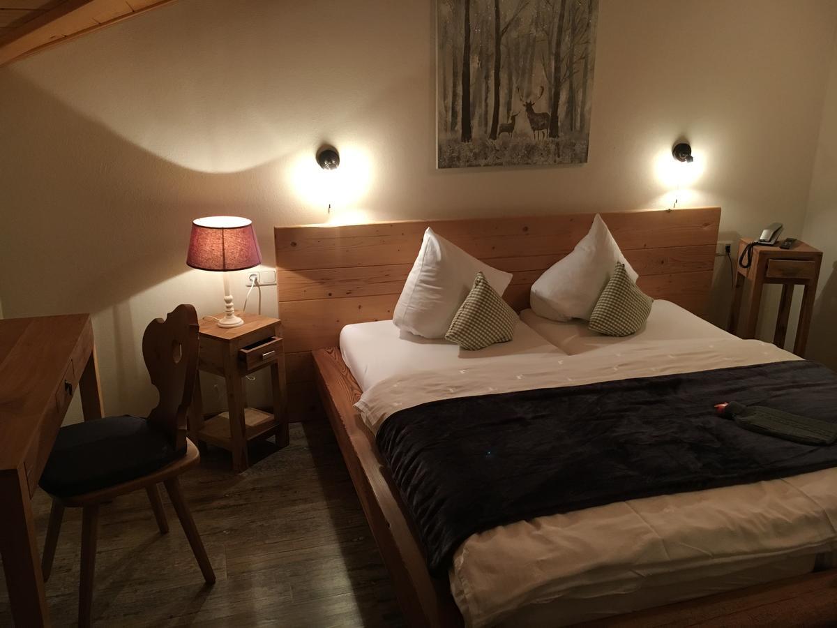 Hotel Zum Urviech -Erwachsenenhotel- (Adults Only) Ehrwald Bagian luar foto