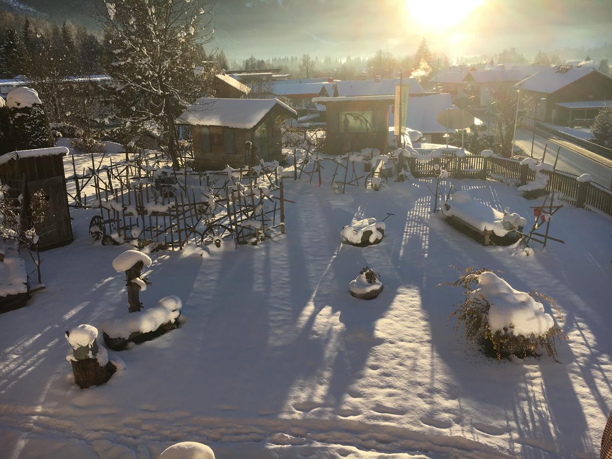 Hotel Zum Urviech -Erwachsenenhotel- (Adults Only) Ehrwald Bagian luar foto