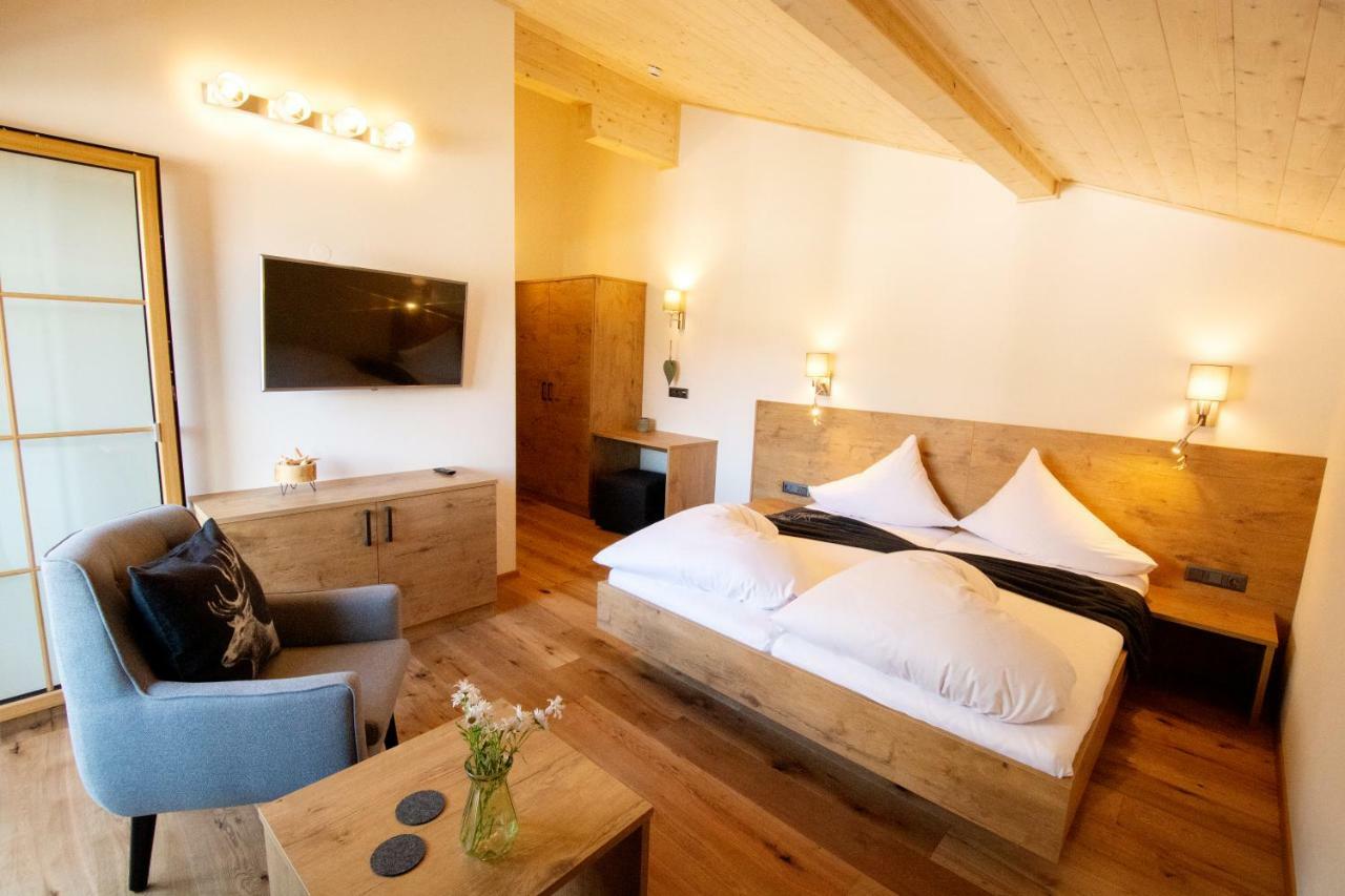 Hotel Zum Urviech -Erwachsenenhotel- (Adults Only) Ehrwald Bagian luar foto