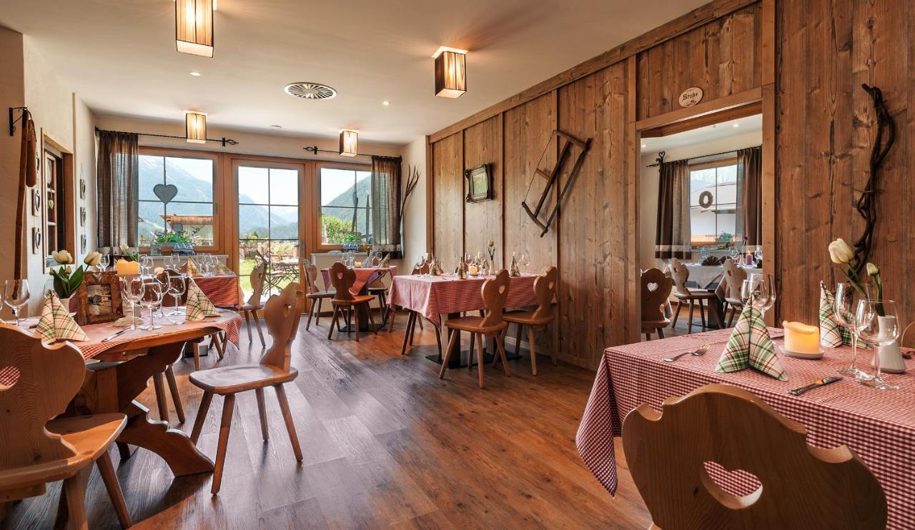 Hotel Zum Urviech -Erwachsenenhotel- (Adults Only) Ehrwald Bagian luar foto