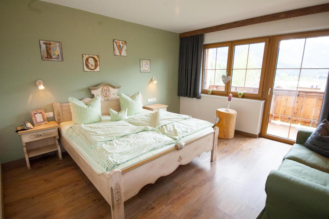 Hotel Zum Urviech -Erwachsenenhotel- (Adults Only) Ehrwald Ruang foto